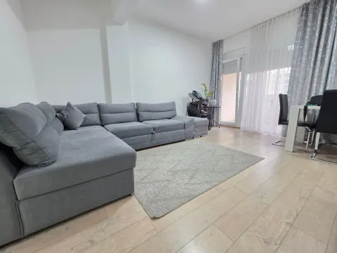 Sale, two bedroom apartment, 67m², Bečići, Budva - image 1
