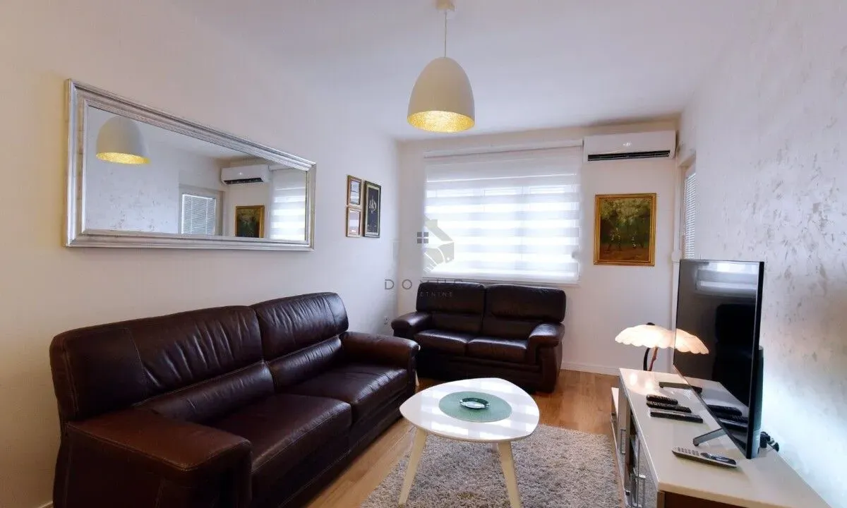 Izdavanje, jednosoban stan, 49m², Central Point, Podgorica