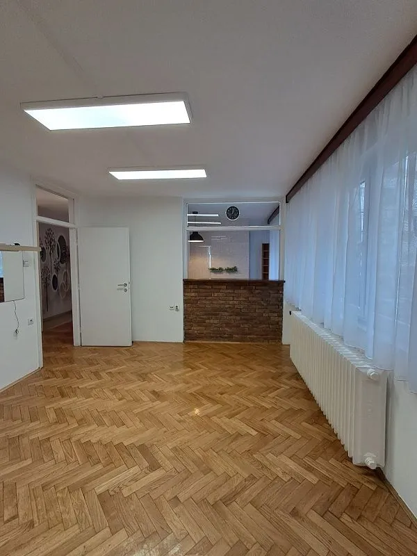 Rent, office space, 53m², Kalenić Pijaca, Vračar Sve Podlokacije