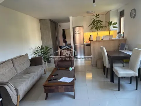 Sale, three bedroom apartment, 88m², Petlovo Brdo, Beograd