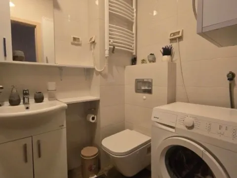 Izdavanje, jednosoban stan, 46m², City Kvart, Podgorica - image 8