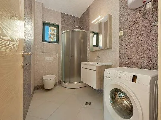 Prodaja, dvosoban stan, 85m², Ivanovići, Budva