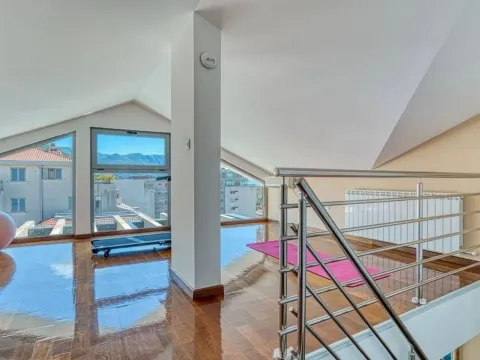 Prodaja, četvorosoban stan, 188m², Budva, Crna Gora - image 5