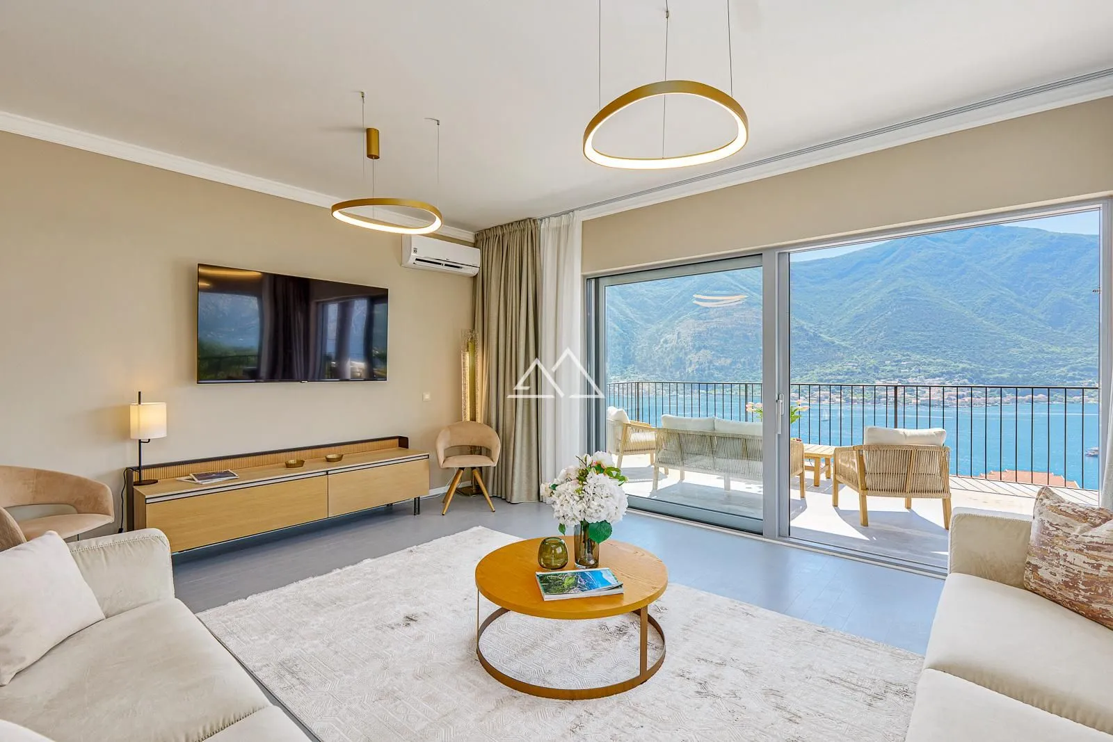 Prodaja, trosoban stan, 158m², Dobrota, Kotor