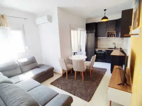 Izdavanje, dvosoban stan, 60m2, Meljine, Herceg Novi Izdavanje, dvosoban stan, 60m2, Meljine, Herceg Novi