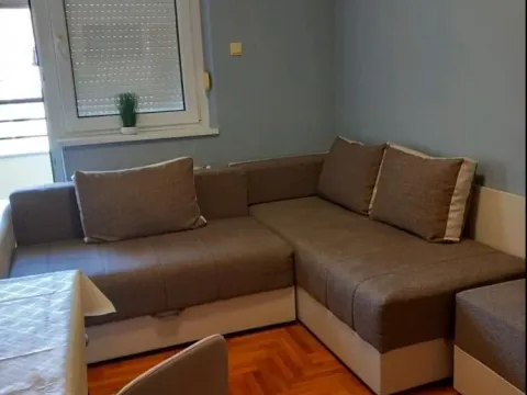 Izdavanje, garsonjera, 25m², Podbara, Novi Sad Sve Podlokacije - image 1