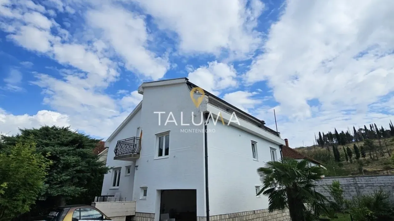 Rent, house, 250m², Zagorič, Podgorica