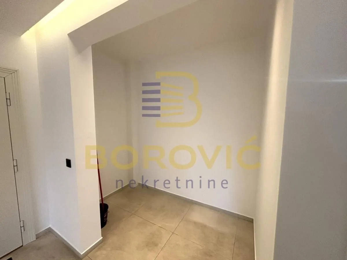Rent, four bedroom apartment, 123m², Čubura, Beograd