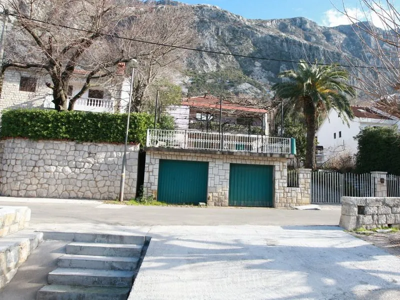 Prodaja, kuća, 220m², Dobrota, Kotor