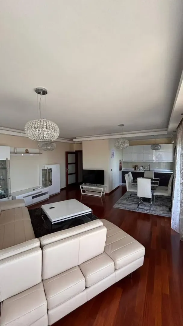 Prodaja, dvosoban stan, 120m², Komoševina, Budva