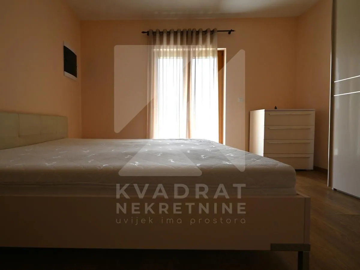 Sale, house, 200m², Rogami, Podgorica