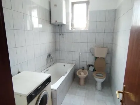 Izdavanje, poslovni prostor, 500m², Batajnica, Beograd - image 10
