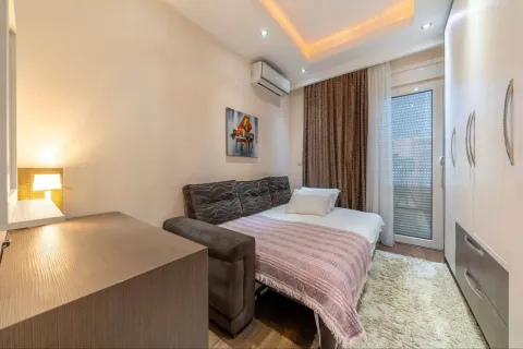 Rent, two bedroom apartment, 70m², Bečići, Budva - image 8