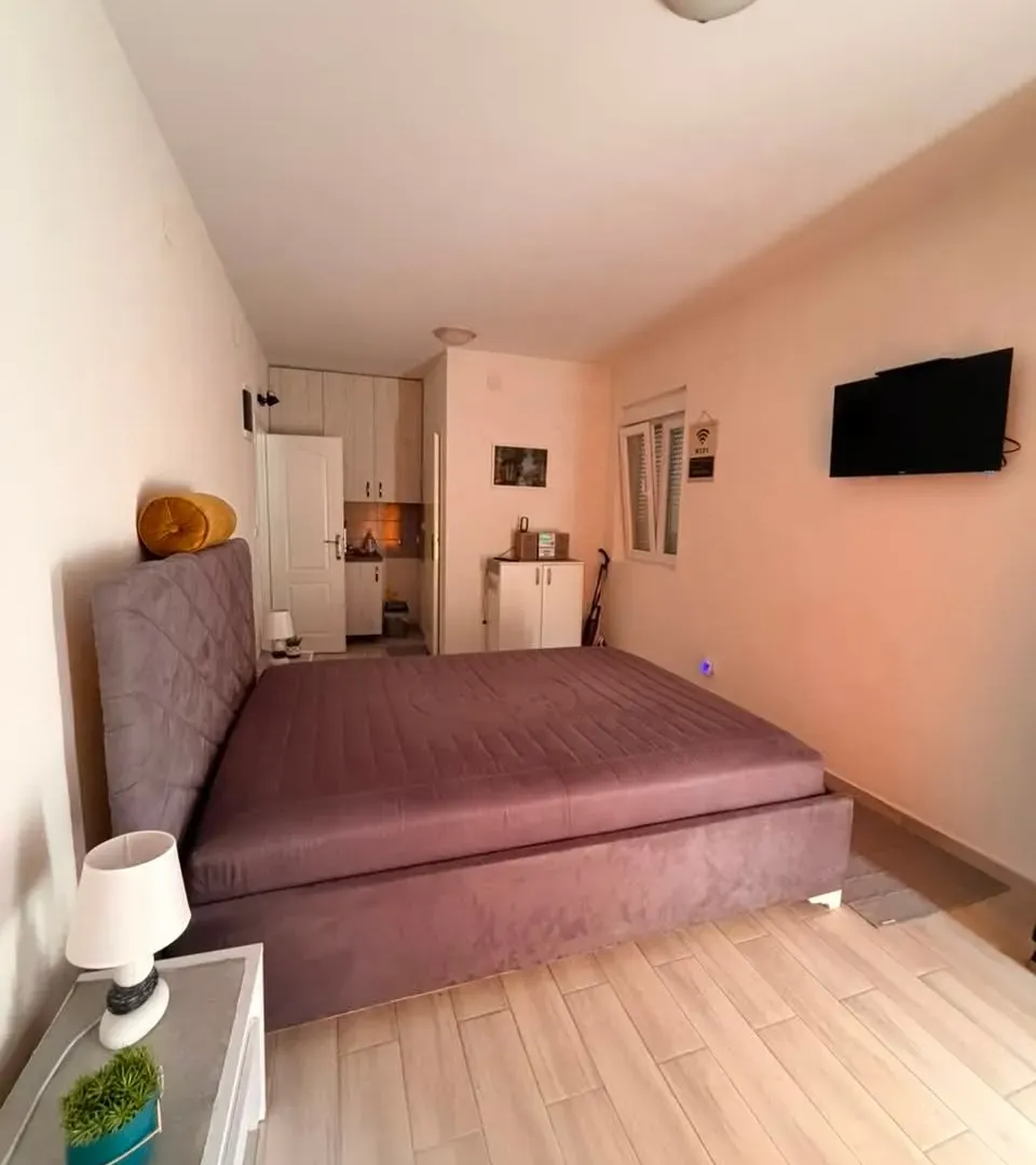 Izdavanje, jednosoban stan, 45m², Bijela, Herceg Novi