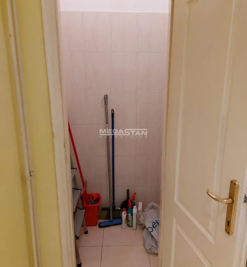 Rent, three bedroom apartment, 70m², Stari Grad, Beograd