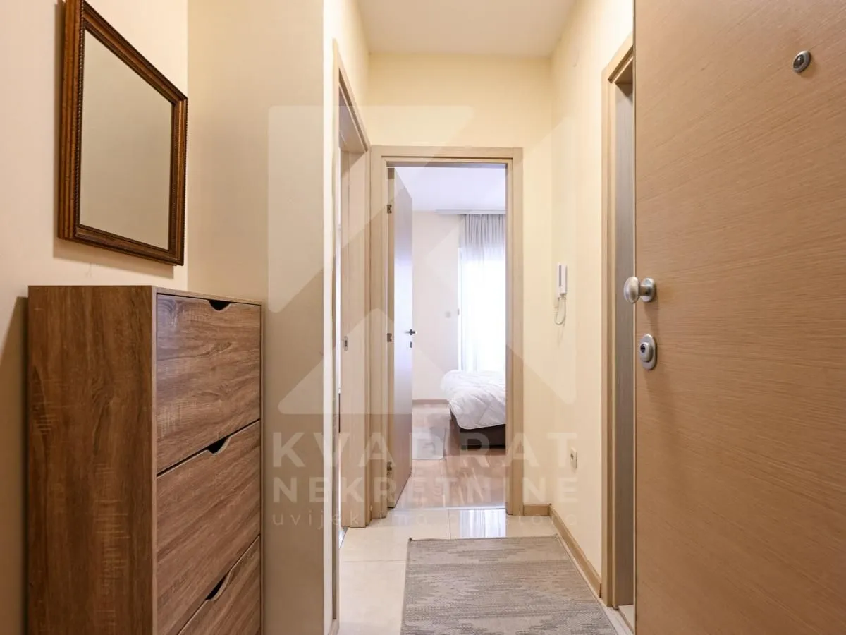 Izdavanje, jednosoban stan, 46m², City Kvart, Podgorica