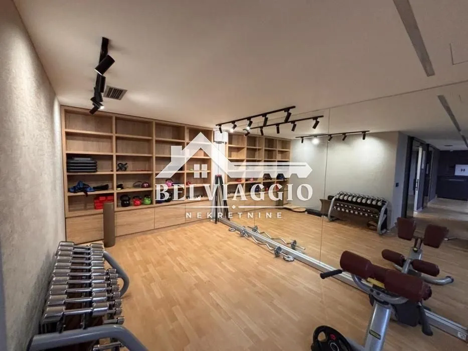 Rent, office space, 208m², Stari Grad, Herceg Novi