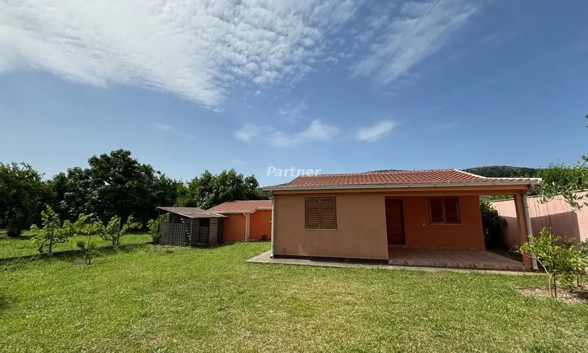 Sale, house, 77m², Polje, Bar