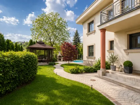 Izdavanje, kuća, 300m², Savski Venac, Beograd - image 1