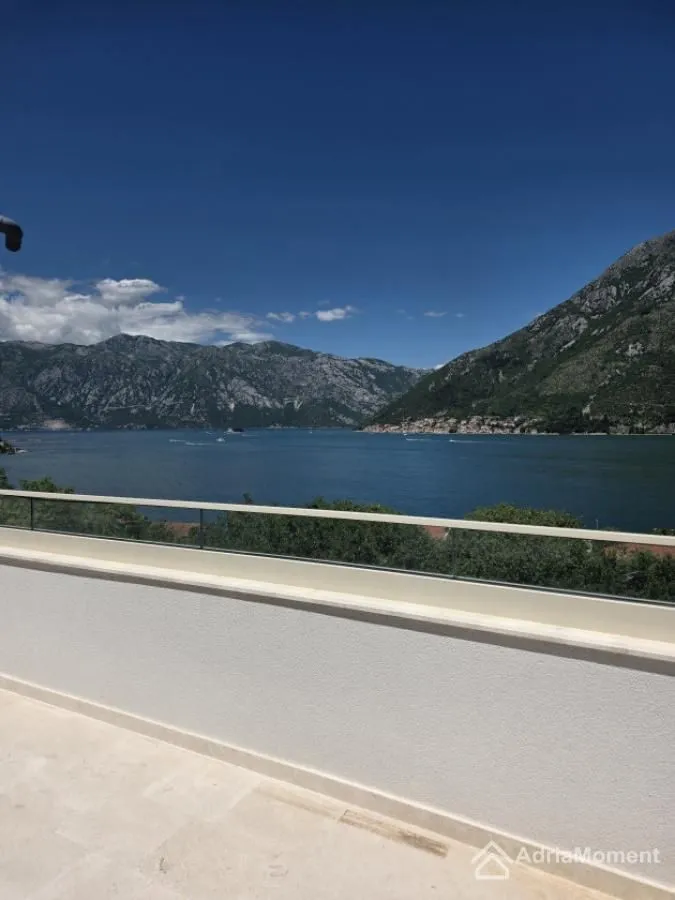 Prodaja, jednosoban stan, 55m², Stoliv, Kotor