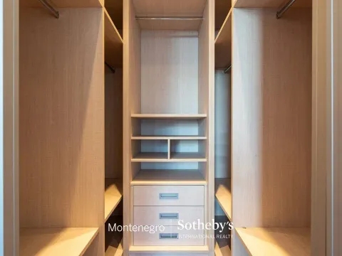 Rent, three bedroom apartment, 204m², Kod Capital Plaze, Podgorica - image 24