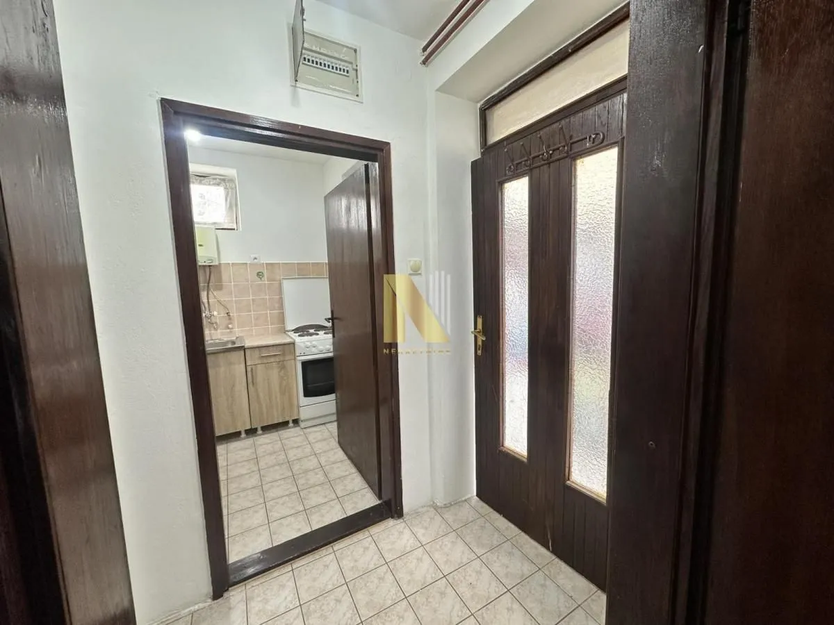 Izdavanje, jednosoban stan, 32m², Centar, Novi Sad