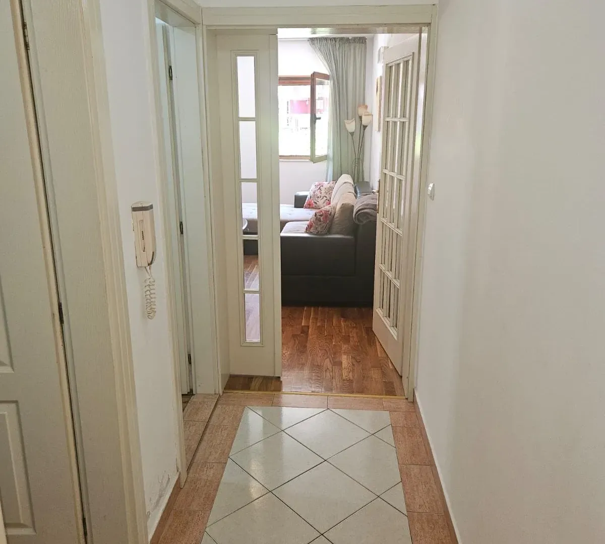 Rent, one bedroom apartment, 45m², Gospoština, Budva