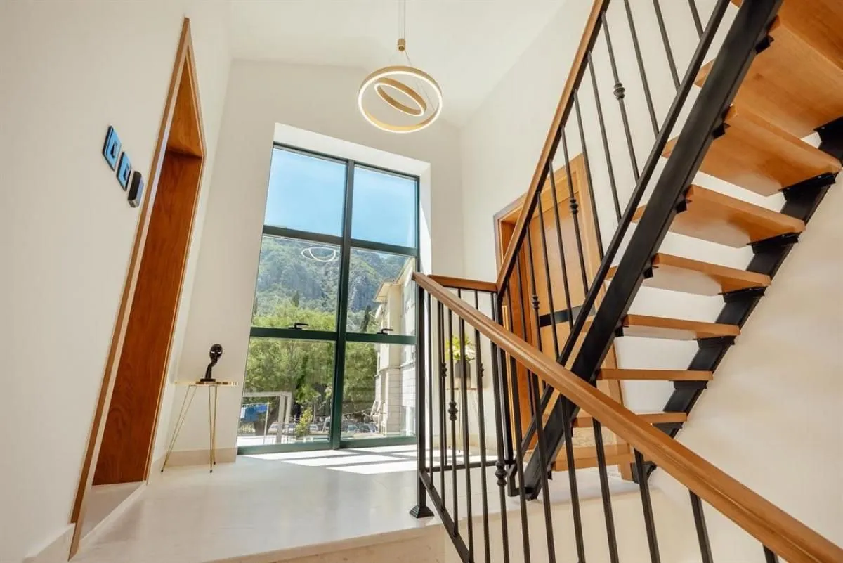 Rent, one bedroom apartment, 50m², Kotor, Crna Gora