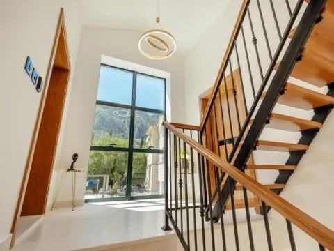 Izdavanje, jednosoban stan, 50m², Kotor, Crna Gora - image 5