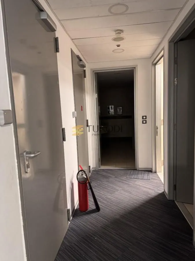 Izdavanje, poslovni prostor, 776m², Novi Beograd Blok 67, Novi Beograd Sve Podlokacije
