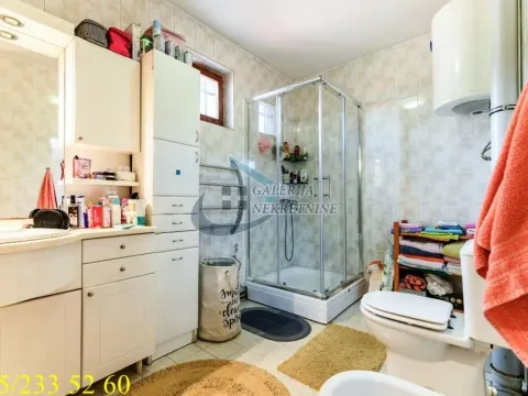 Prodaja, kuća, 300m², Dušanovac, Voždovac Sve Podlokacije - image 14