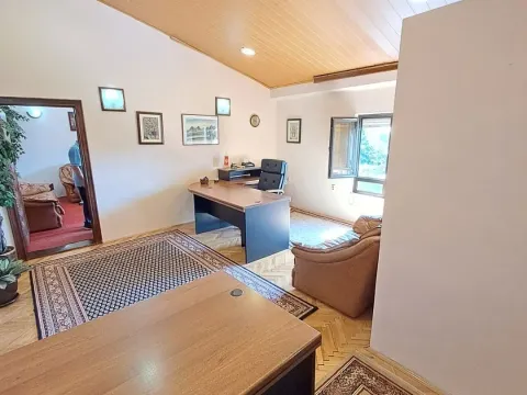 Rent, office space, 60m², Stari Aerodrom, Podgorica - image 8