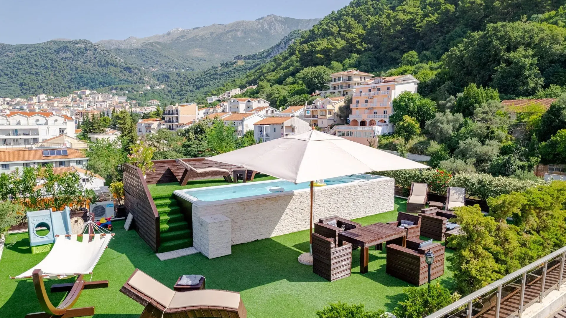 Sale, three bedroom apartment, 400m², Budva, Crna Gora