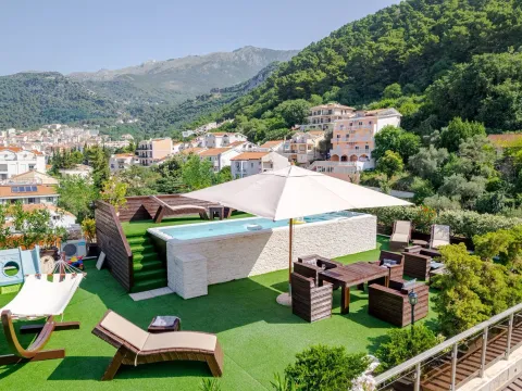 Prodaja, trosoban stan, 400m², Budva, Crna Gora - image 17