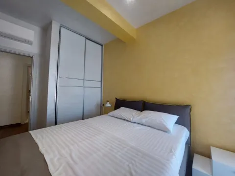 Rent, three bedroom apartment, 130m², Dobrota, Kotor - image 12