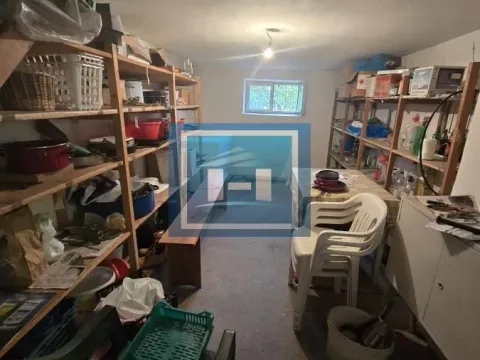 Prodaja, kuća, 180m², Vranje, Srbija - image 10