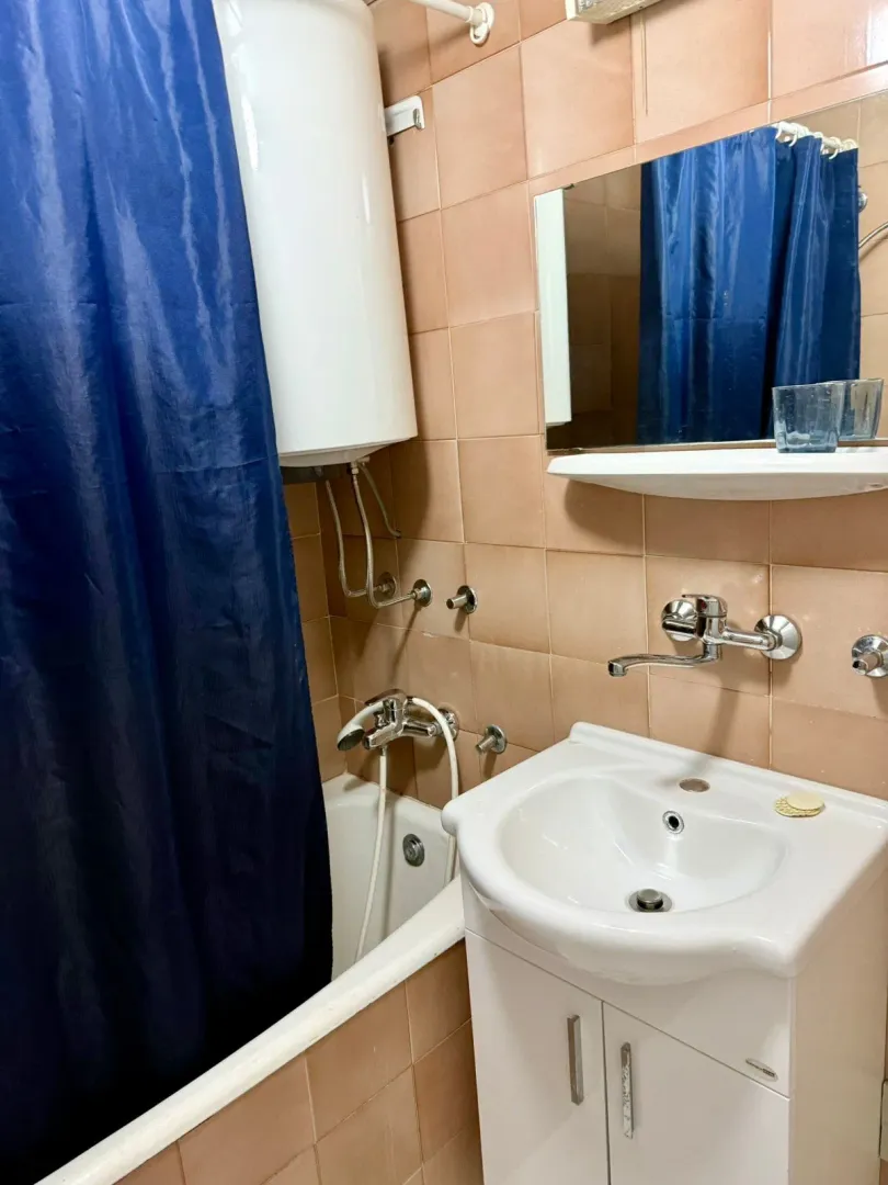 Izdavanje, garsonjera, 25m², Centar, Bar