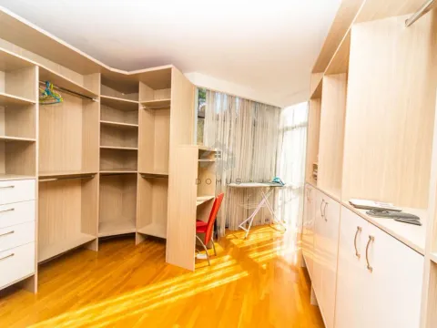 Izdavanje, trosoban stan, 140m², Centar, Podgorica - image 15