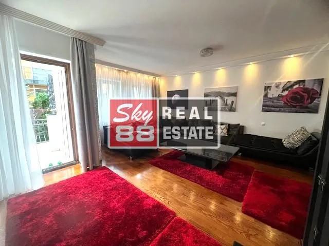 Prodaja, kuća, 288m², Savski Venac, Beograd