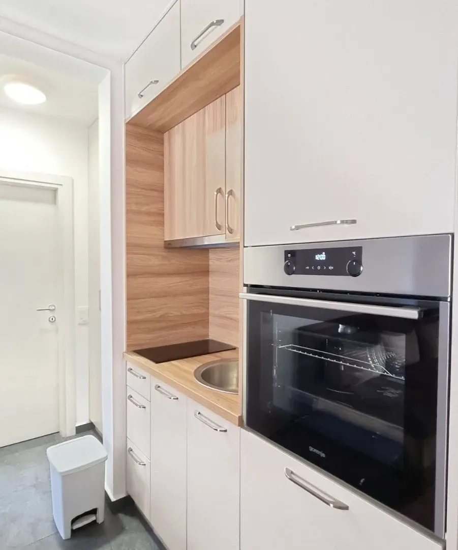 Izdavanje, jednosoban stan, 37m², Lastva Grbaljska, Kotor