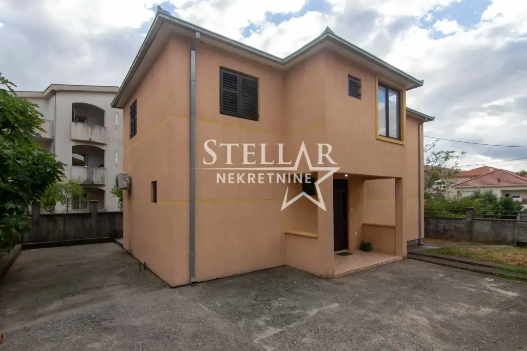 Rent, house, 120m², Zagorič, Podgorica