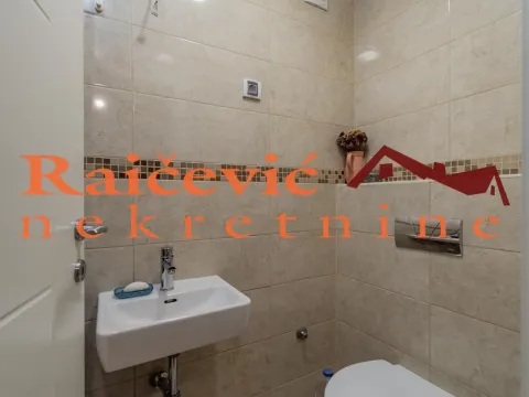 Prodaja, trosoban stan, 82m², Vračar, Šid - image 12