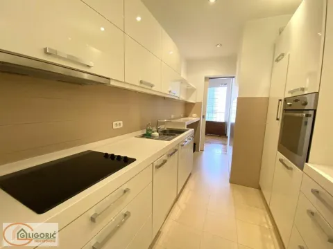 Prodaja, četvorosoban stan, 122m², Stari Grad, Beograd - image 9