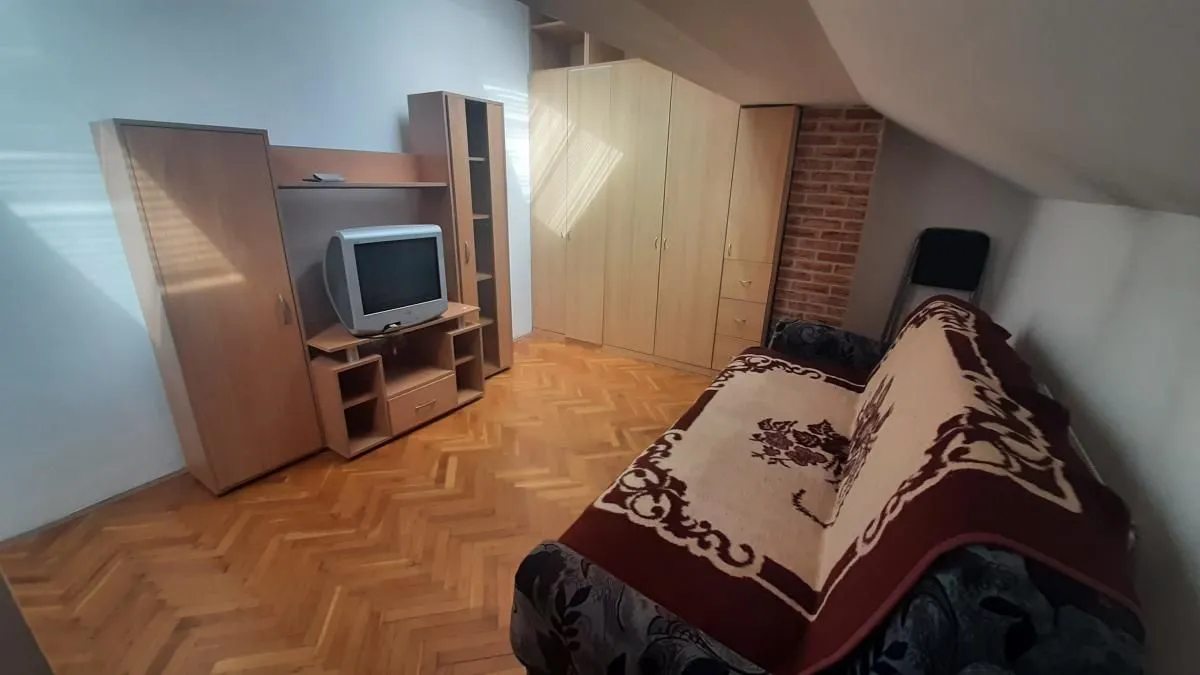 Izdavanje, jednosoban stan, 45m², Centar, Novi Sad