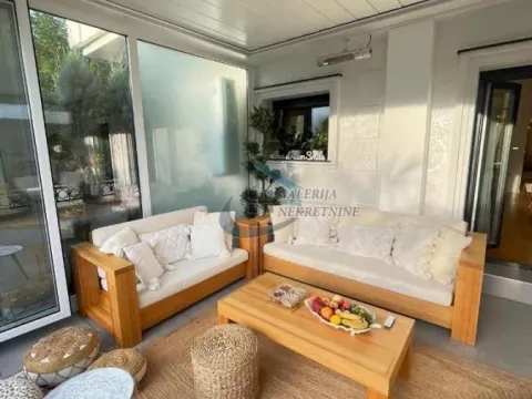 Sale, four bedroom apartment, 175m², Savski Venac, Beograd - image 18