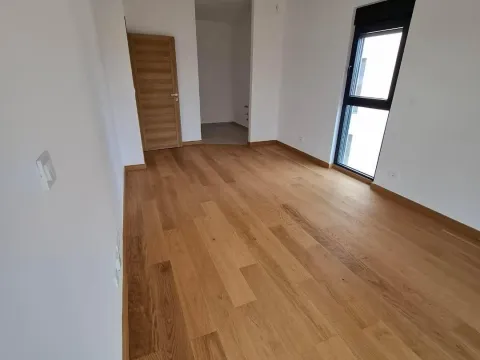 Izdavanje, jednosoban stan, 45m², New City, Podgorica - image 2