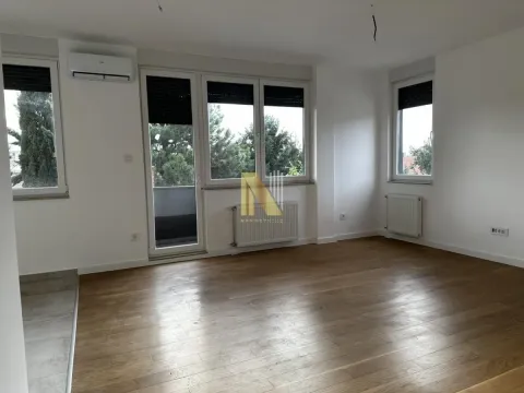 Rent, office space, 48m², Bulevar Evrope, Novi Sad Sve Podlokacije - image 1