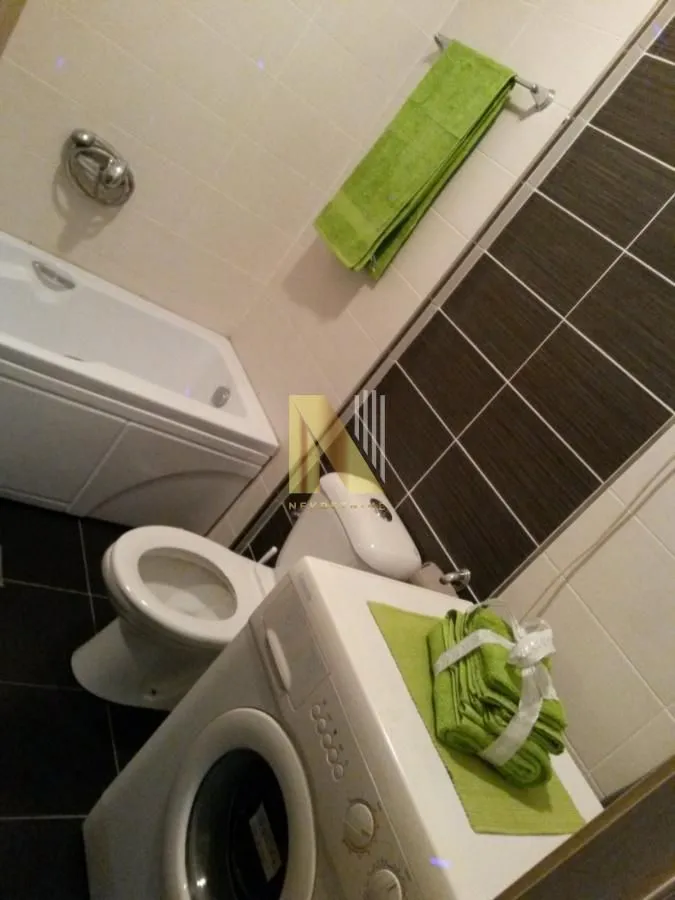 Izdavanje, dvosoban stan, 47m², Bulevar Oslobodjenja, Novi Sad Sve Podlokacije
