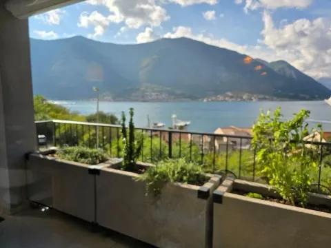 Prodaja, četvorosoban stan, 139m², Dobrota, Kotor - image 10