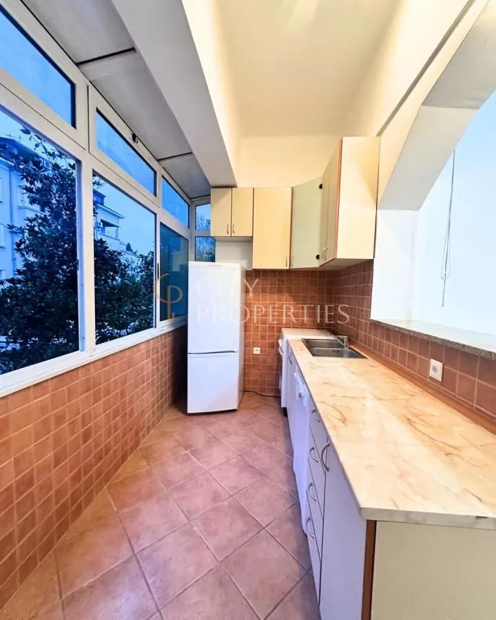 Izdavanje, poslovni prostor, 60m², Centar, Podgorica